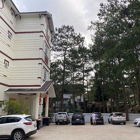 Отель Khach San Hung Viet Kon Tum Экстерьер фото