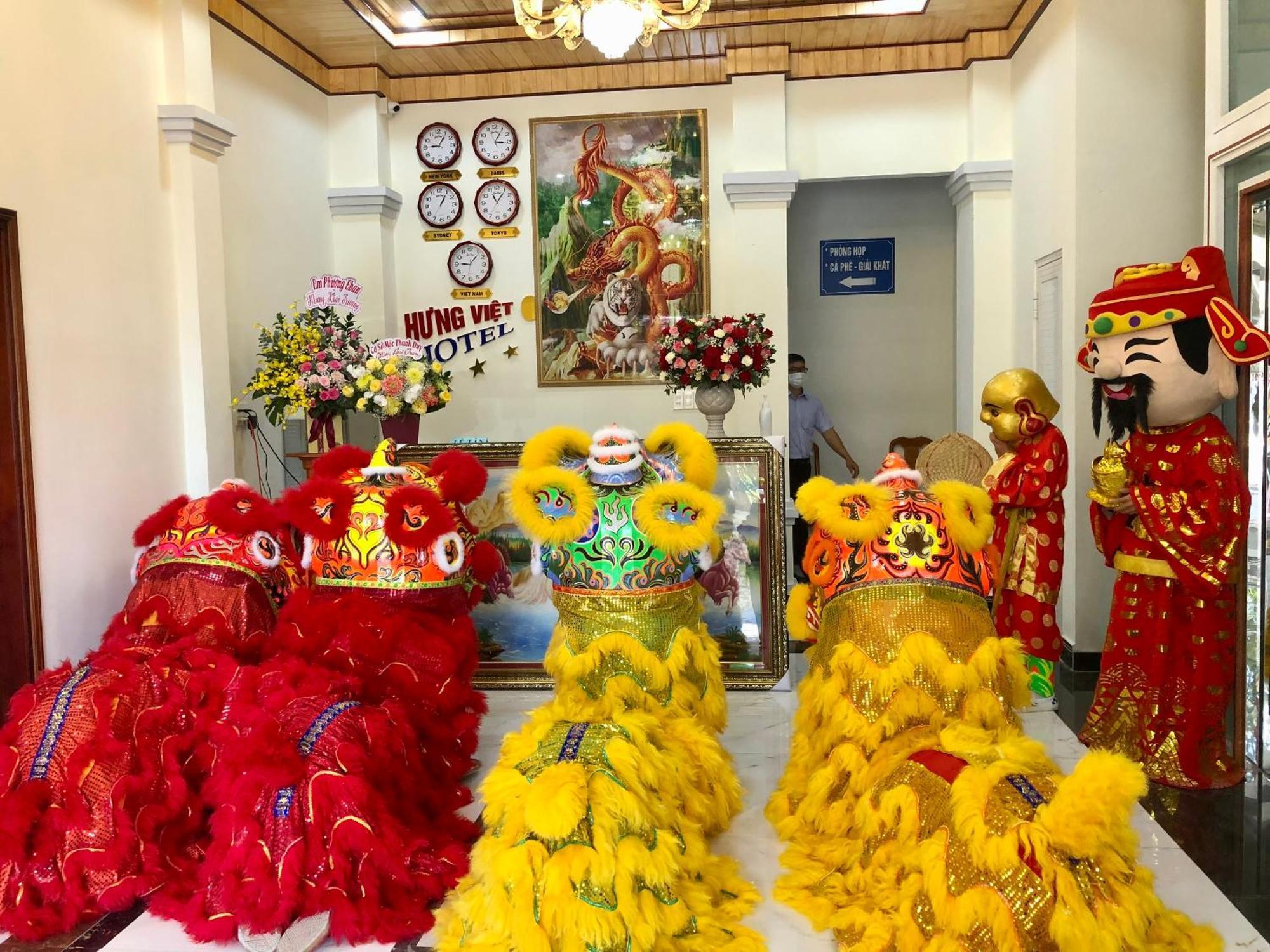 Отель Khach San Hung Viet Kon Tum Экстерьер фото