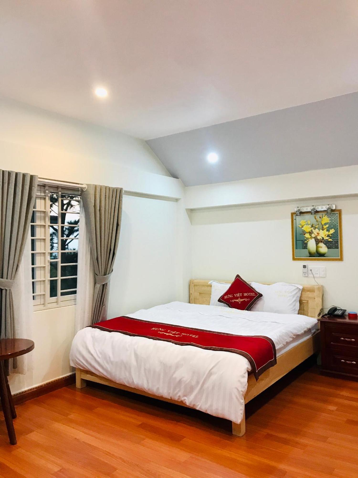 Отель Khach San Hung Viet Kon Tum Экстерьер фото